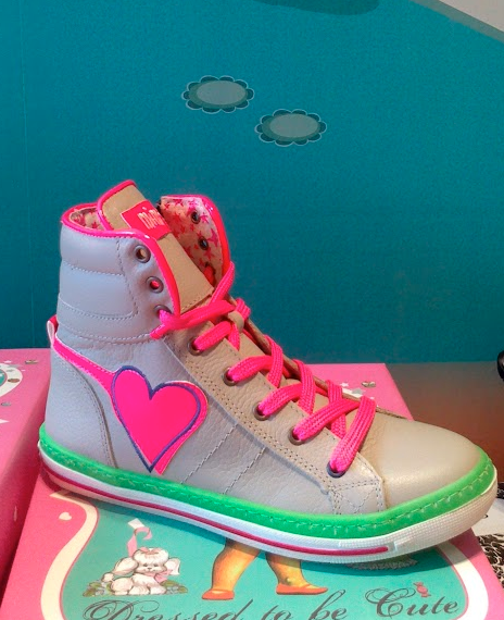 Mimpi Shoes Neon Pink 61