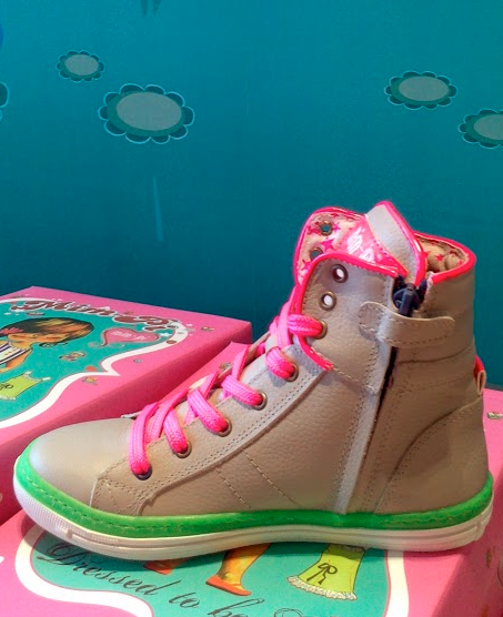 Mimpi Shoes Neon Pink 61